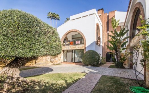 Unique Villa In The Heart Of Elviria