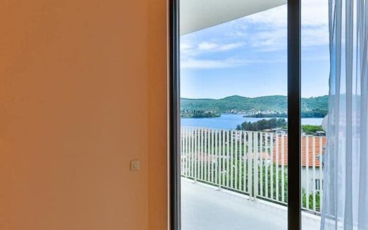 Villa With Water View In Tivat