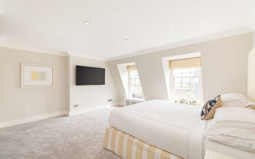 Chelsea Three Bedroom Terraced House