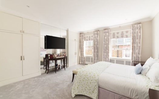 Chelsea Three Bedroom Terraced House