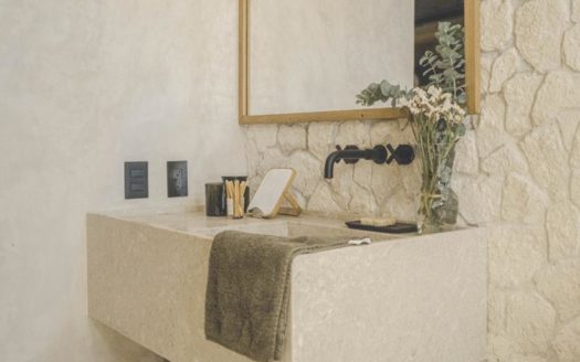 Relaxed, Luxury Living Surrounded By Nature