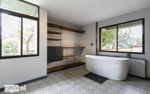 Fantastic Renovated Apartment With Terrace In El Poblado