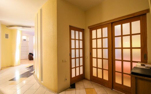 Quiet Three Bedroom Apartment, Center Of Riga, Latvia