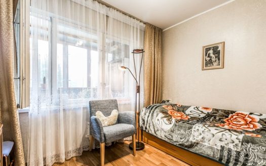 Spacious, Sunny Three Bedroom, Recently Renovated