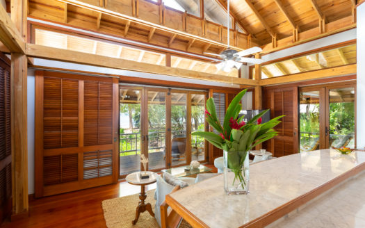 Luxury Caribbean Beach House, Roatán, Honduras