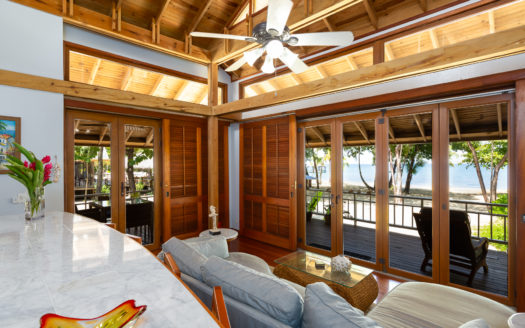 Luxury Caribbean Beach House, Roatán, Honduras