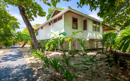 Luxury Caribbean Beach House, Roatán, Honduras