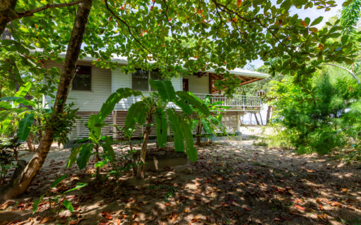Luxury Caribbean Beach House, Roatán, Honduras