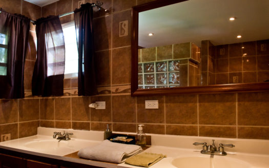 Bird Lover Estate With Multiple Homes On 50 Acres