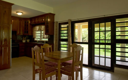 Bird Lover Estate With Multiple Homes On 50 Acres