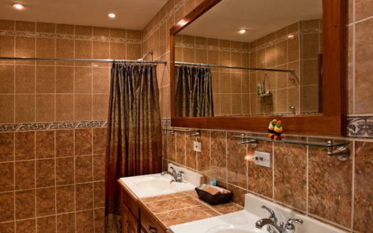 Bird Lover Estate With Multiple Homes On 50 Acres