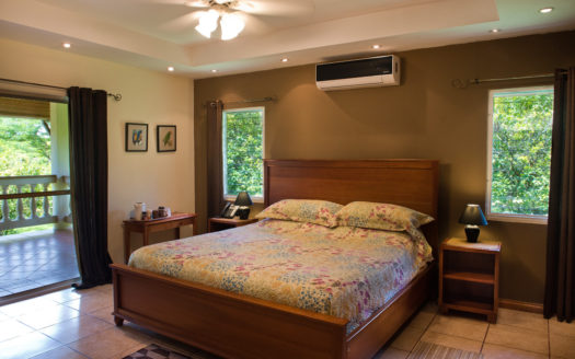 Bird Lover Estate With Multiple Homes On 50 Acres