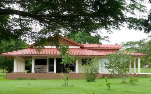 Bird Lover Estate With Multiple Homes On 50 Acres