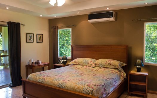 Bird Lover Estate With Multiple Homes On 50 Acres