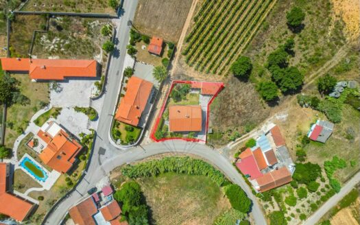 Beautiful home in excellent condition in A-dos-Francos, Caldas da Rainha.