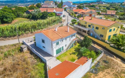 Beautiful home in excellent condition in A-dos-Francos, Caldas da Rainha.