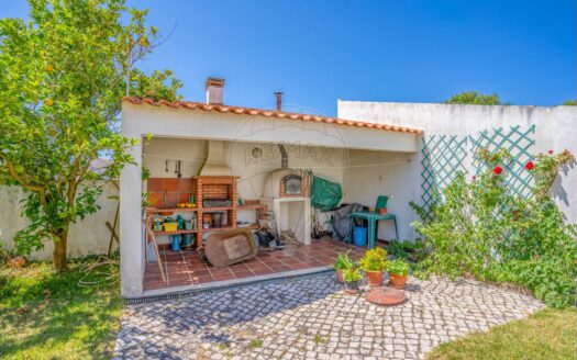 Beautiful home in excellent condition in A-dos-Francos, Caldas da Rainha.