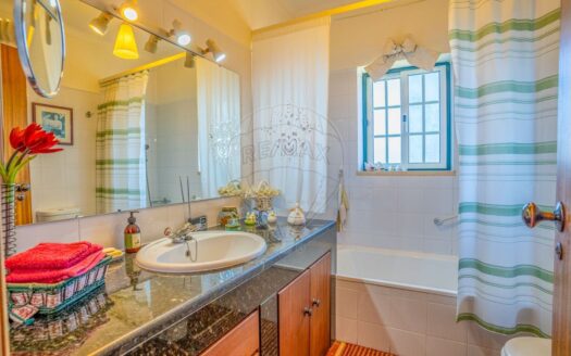Beautiful home in excellent condition in A-dos-Francos, Caldas da Rainha.