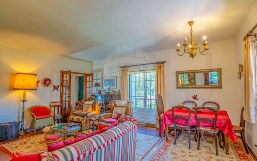Beautiful home in excellent condition in A-dos-Francos, Caldas da Rainha.